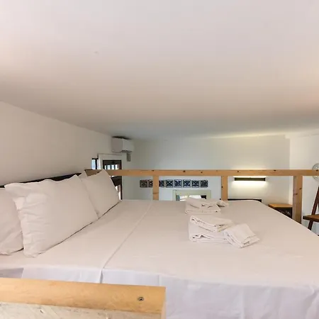 Easy Loft Next To Loreto Metro Stop Διαμέρισμα *