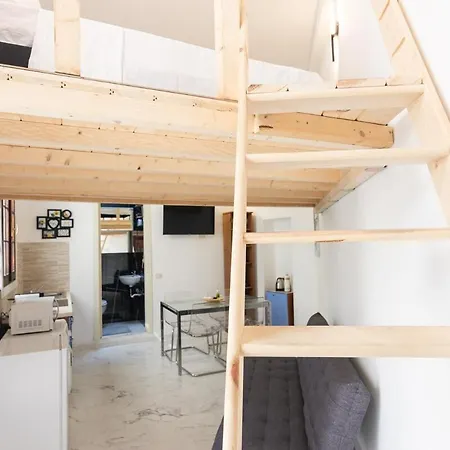 Easy Loft Next To Loreto Metro Stop Apartament
